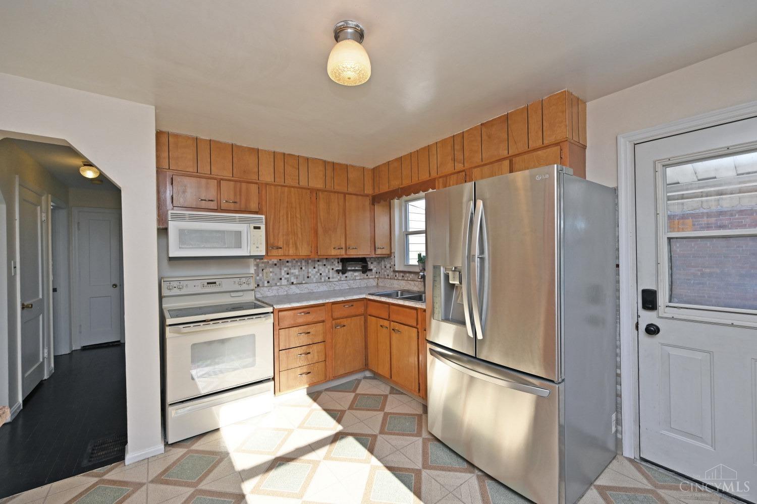 4524 Victor Avenue, Blue Ash, Ohio image 7