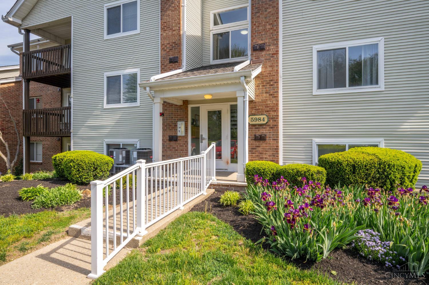 5984 Meadowcreek Drive 9