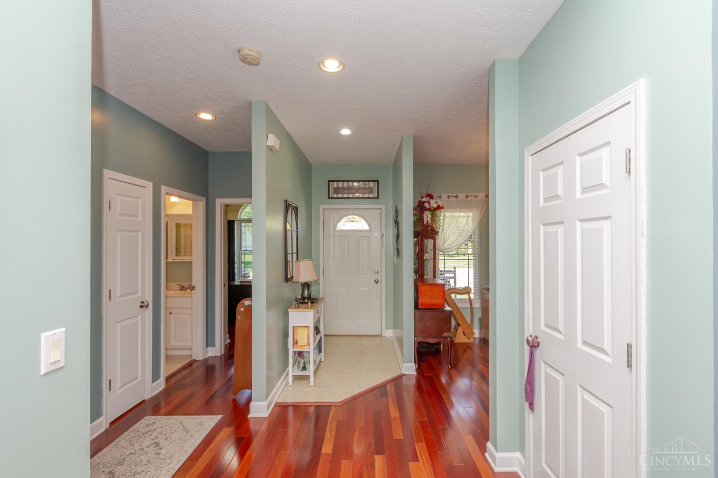 8037 Timberwind Trail