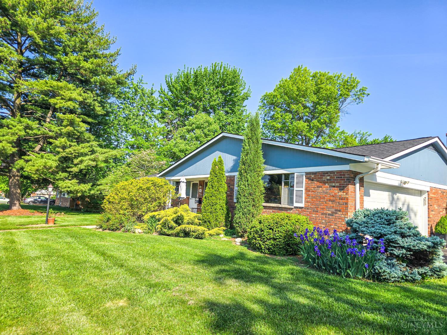 1058 Pinehollow Lane