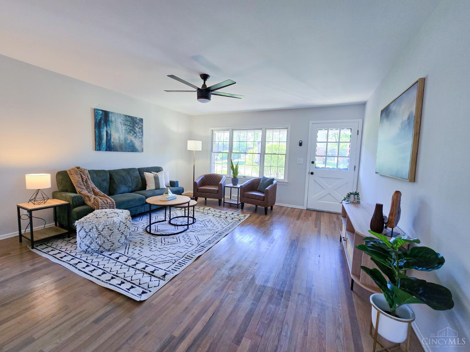 1058 Pinehollow Lane