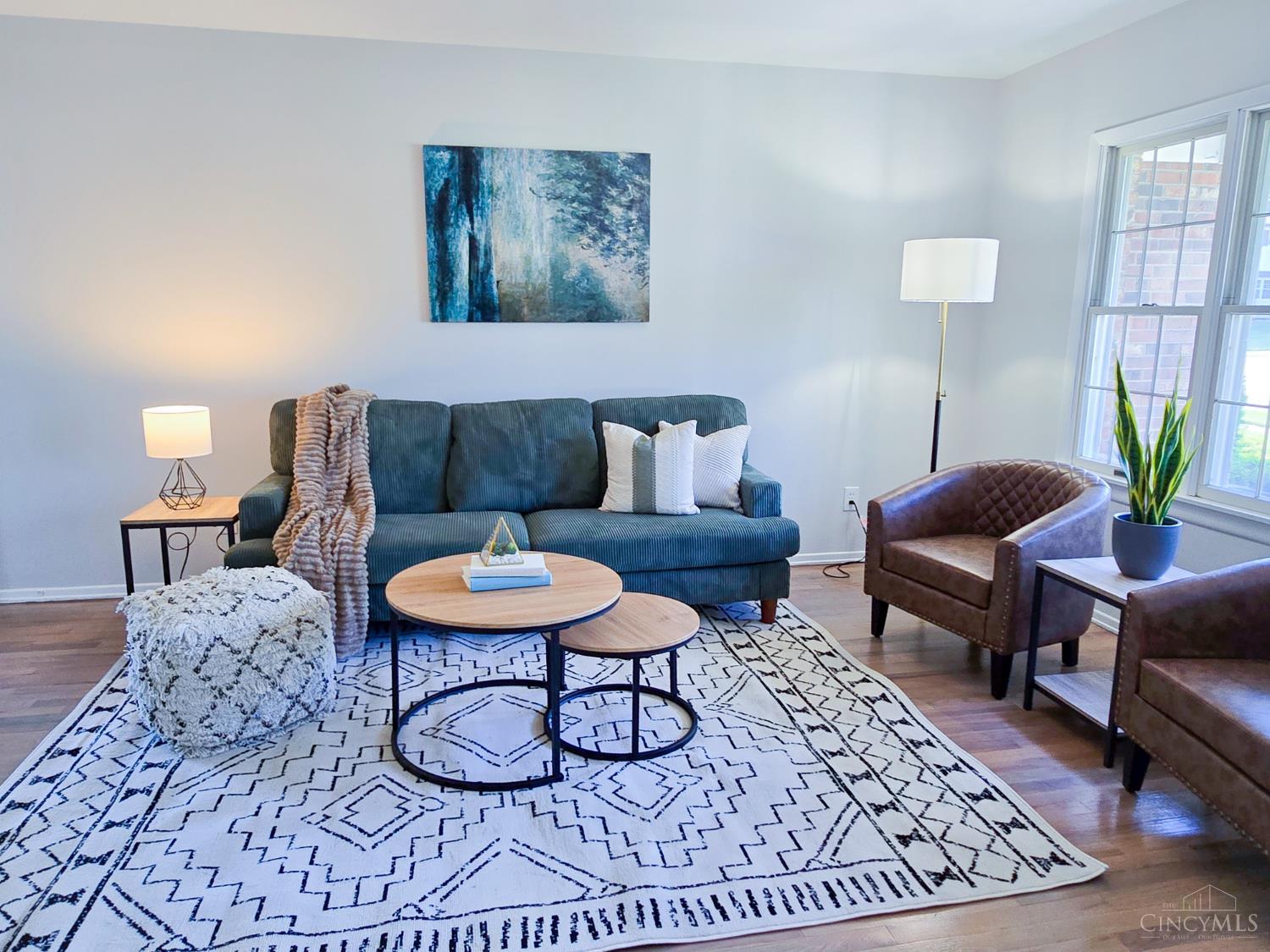 1058 Pinehollow Lane