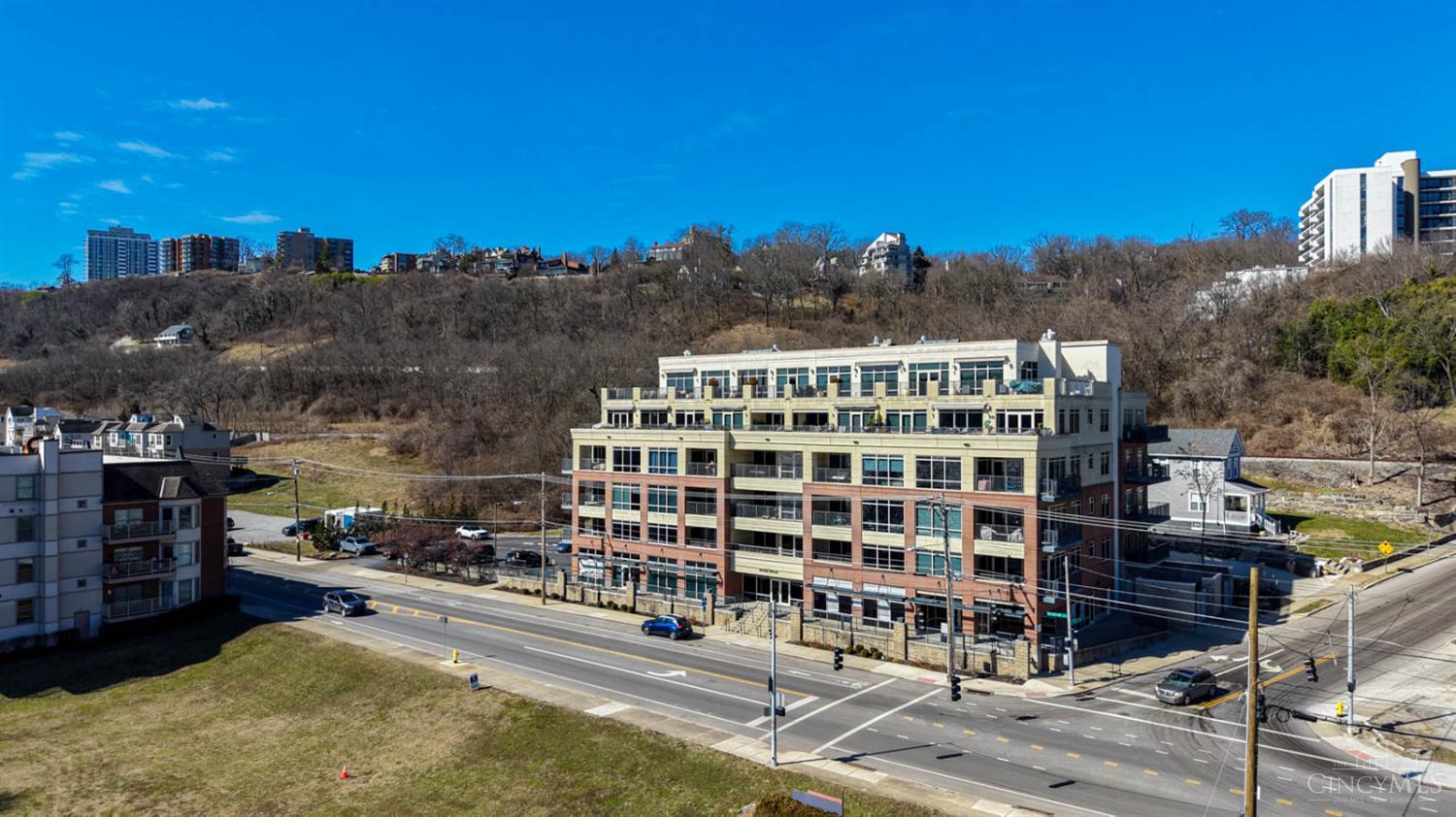 2260 Riverside Drive 402