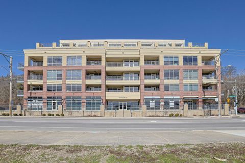 Condo For Sale - 2260 Riverside Drive #402<br/> Cincinnati, OH 45202