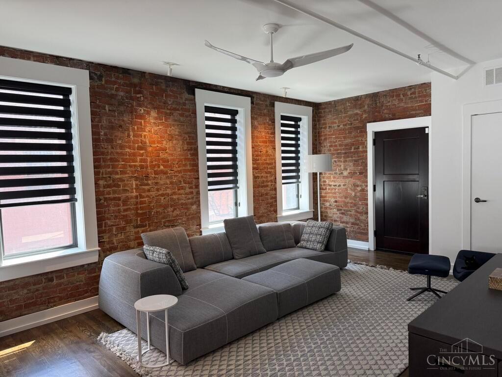 14 W 14th Street 202