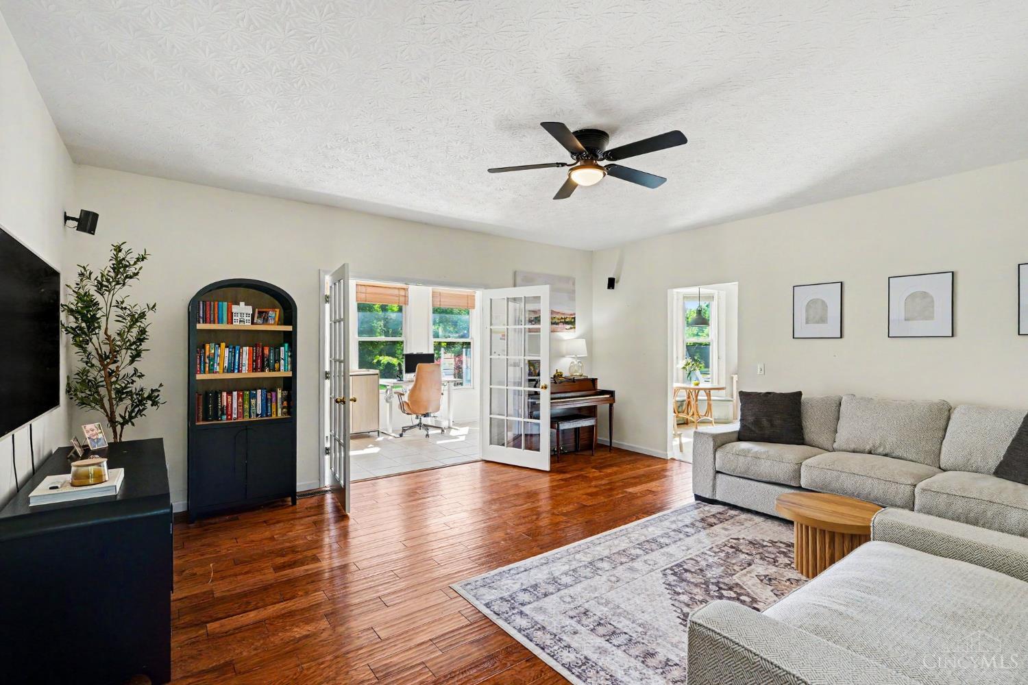 3920 Pine View
