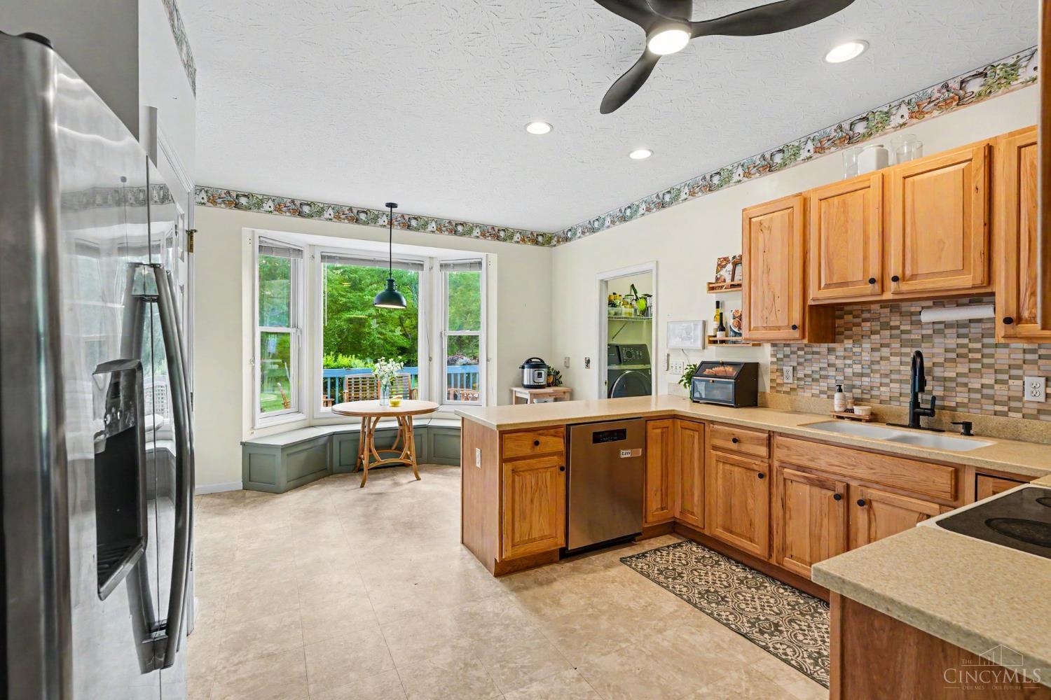 3920 Pine View