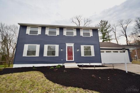 Photo of 1717 Aspenhill Drive, Springfield Township, OH 45240 (MLS # 1865708)