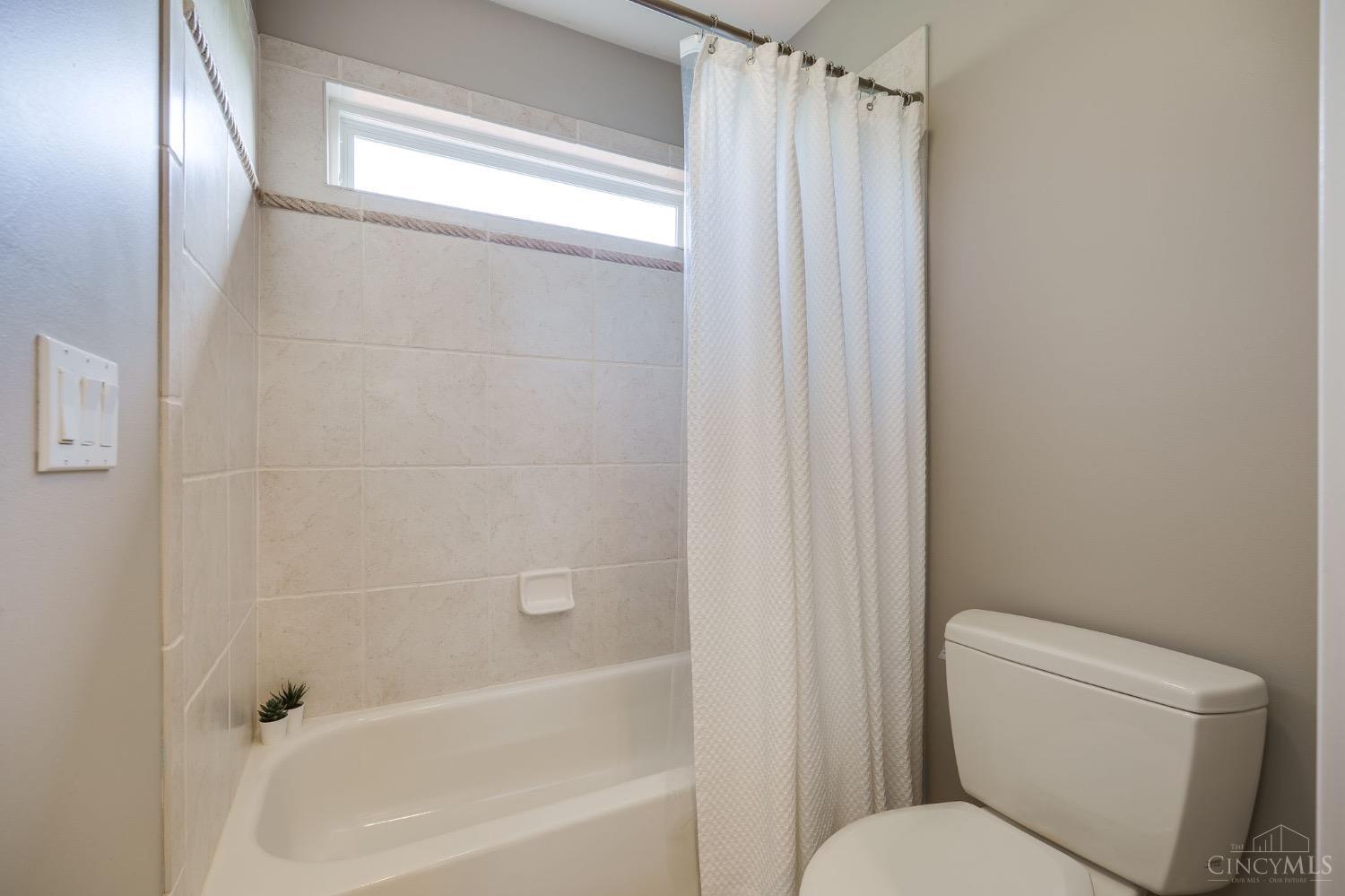 770 Cedar Drive, Miami Twp, Ohio image 39