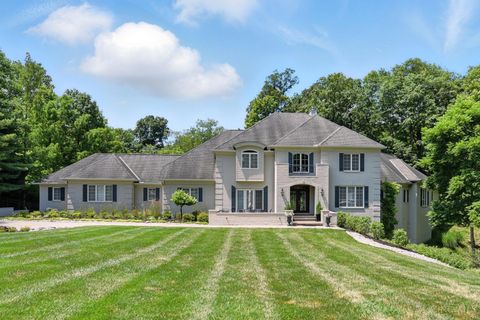 Photo of 894 Winding River Boulevard, Hamilton Township, OH 45039 (MLS # 1847191) Photo of 894 Winding River Boulevard, Hamilton Township, OH 45039 (MLS # 1847191)