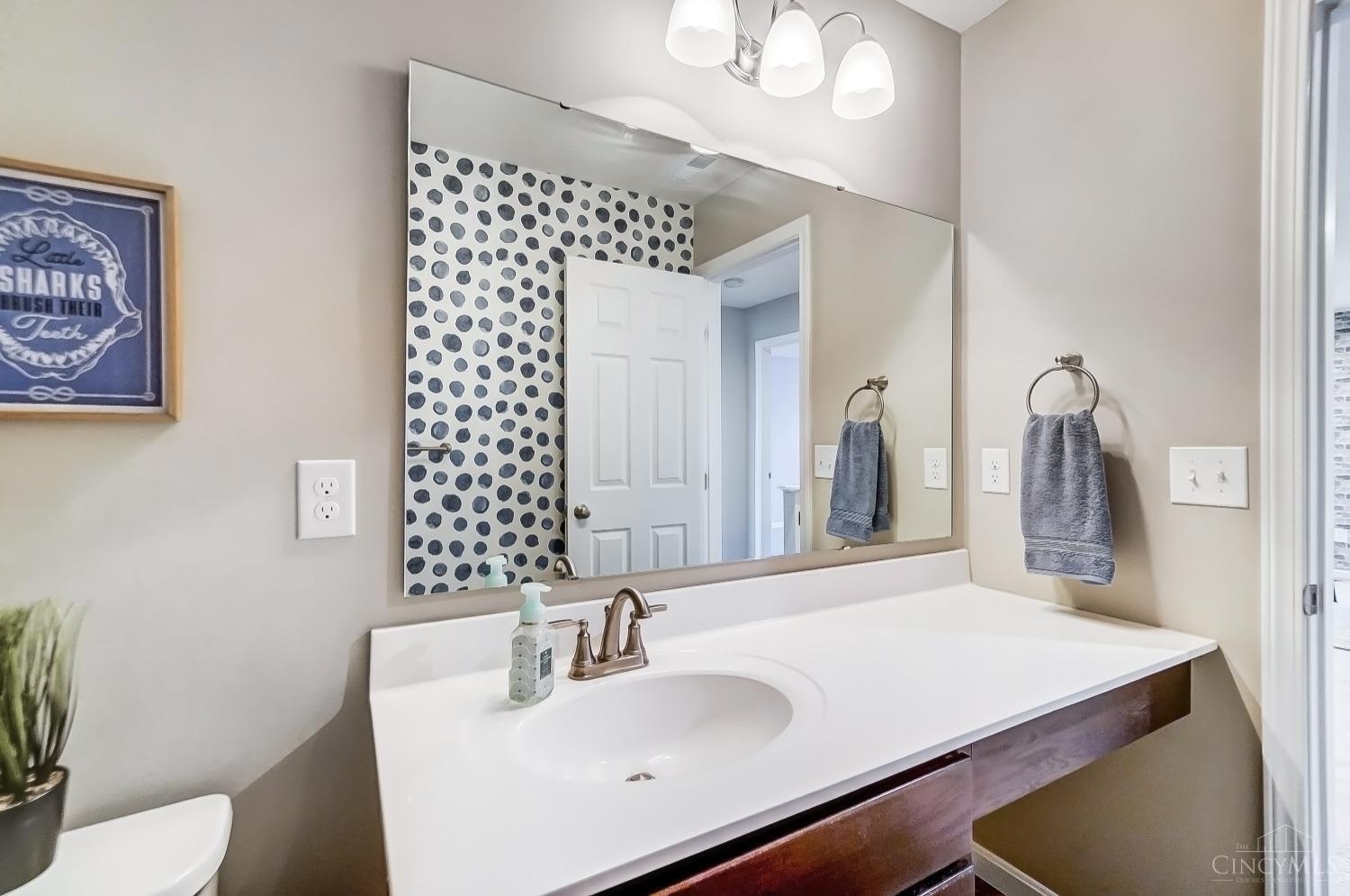 1365 Soaring Way, Hamilton Twp, Ohio image 35