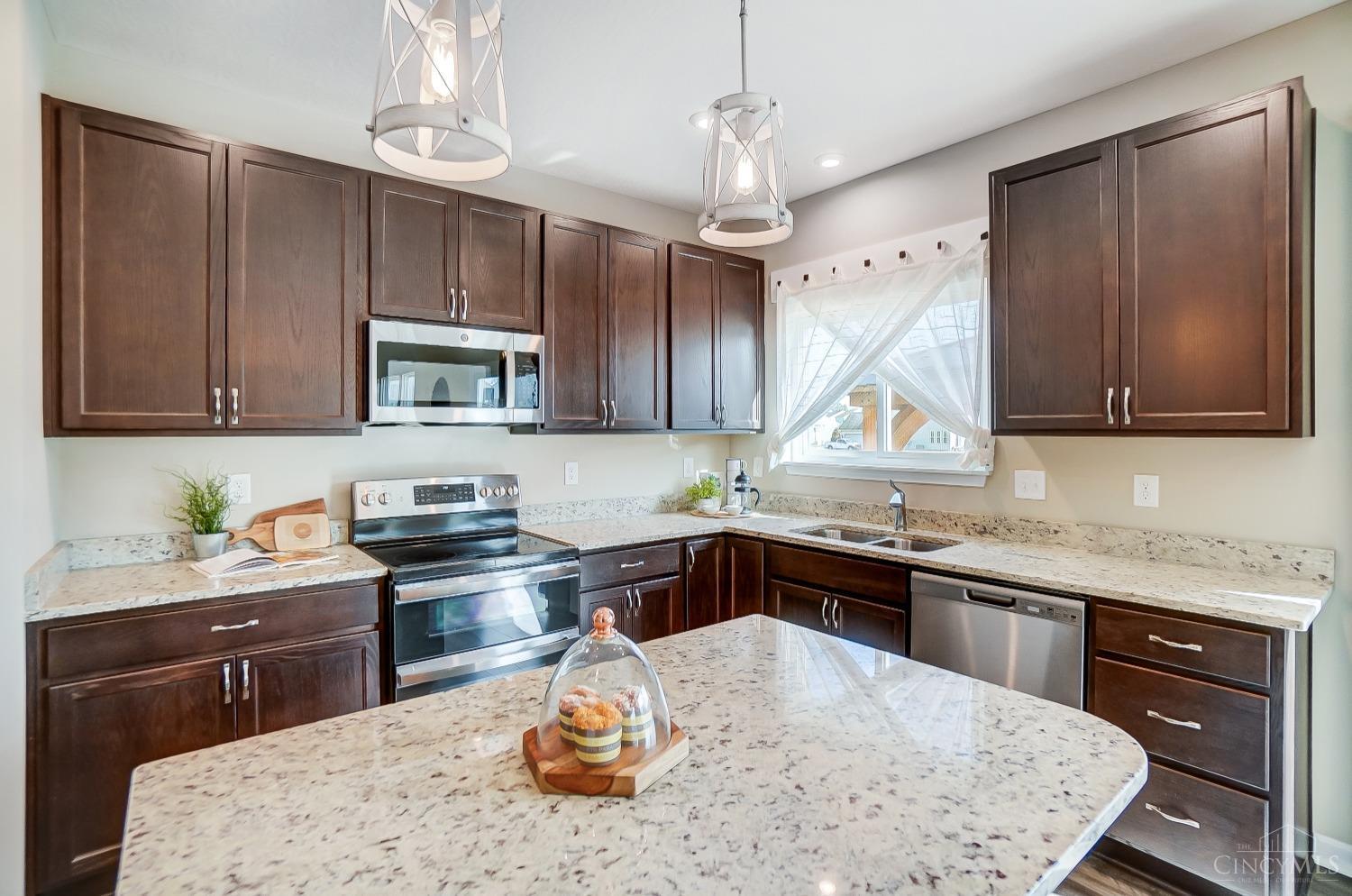 1365 Soaring Way, Hamilton Twp, Ohio image 13