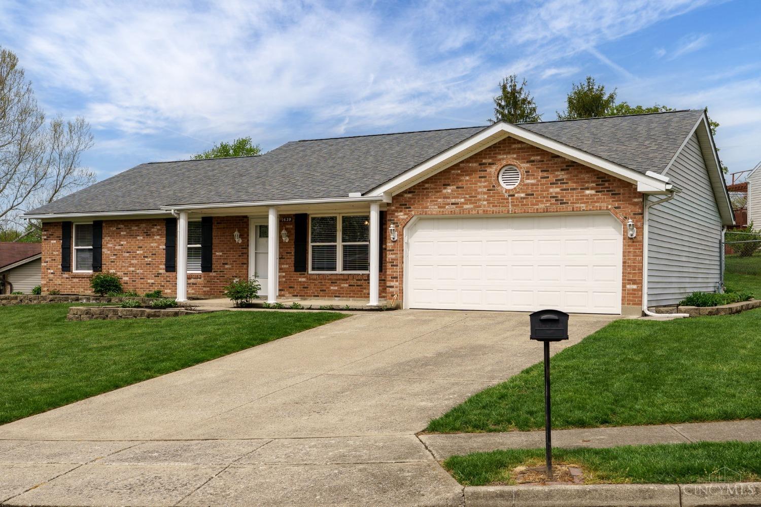 1639 Gibraltar Drive, Wilmington, Ohio image 2