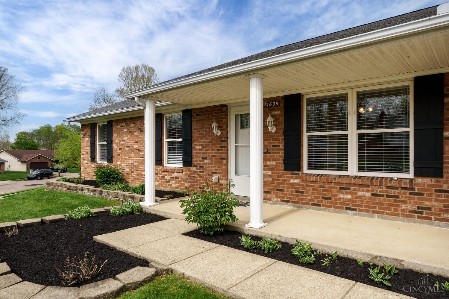 1639 Gibraltar Drive, Wilmington, Ohio image 3
