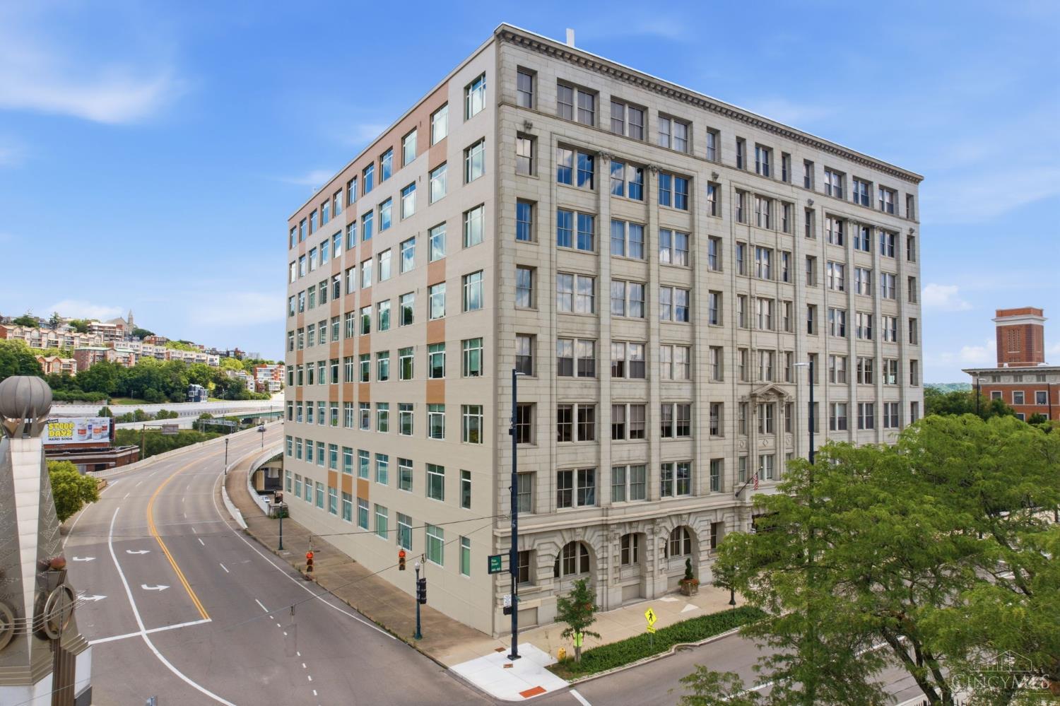400 Pike Street 612