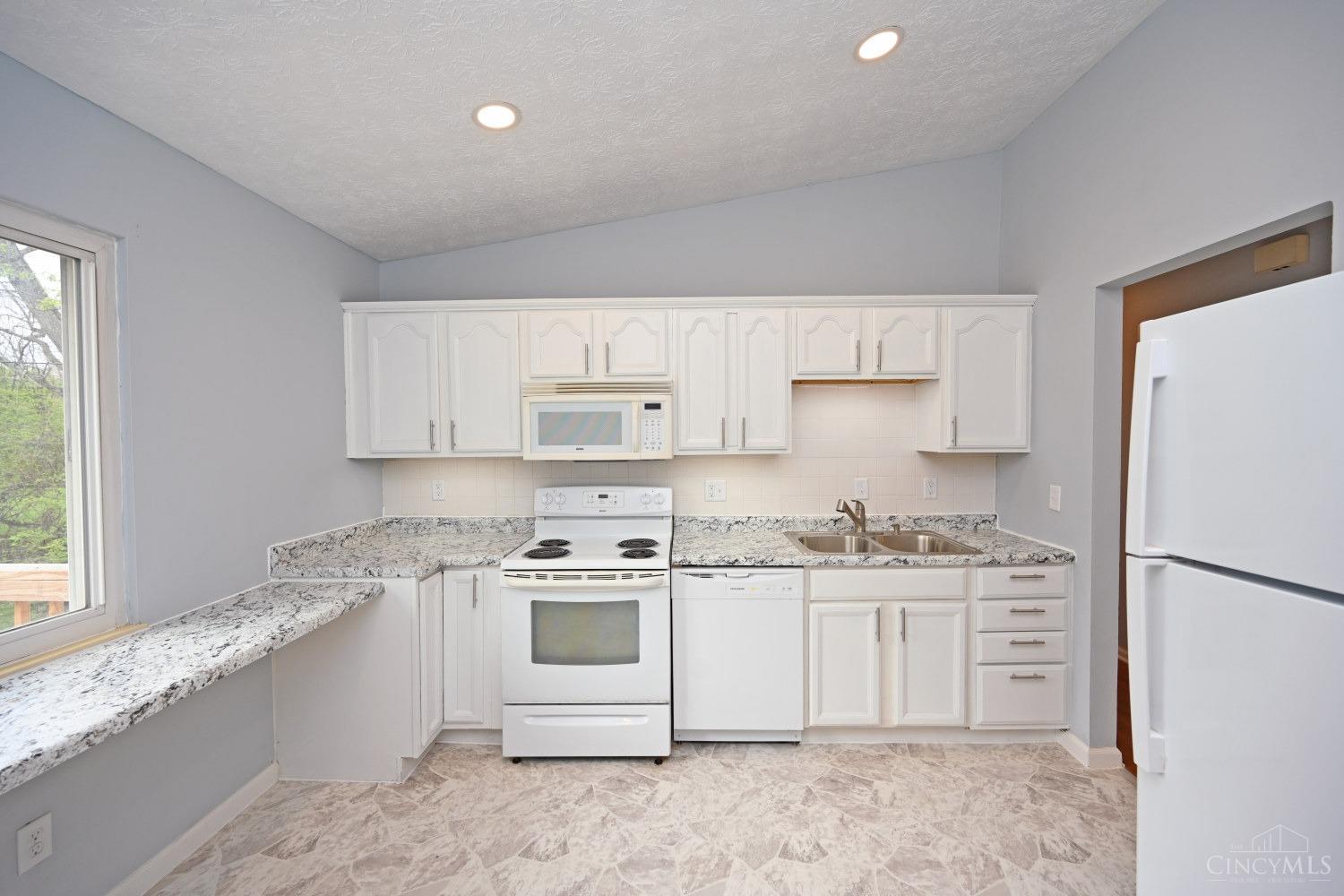 1993 Broadhurst Avenue, Cincinnati, Ohio image 12