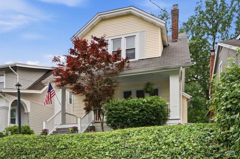 Photo of 3783 Aylesboro Avenue, Cincinnati, OH 45208 (MLS # 1877154)