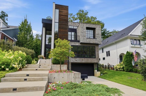 Photo of 3315 Menlo Avenue, Cincinnati, OH 45208 (MLS # 1891218)