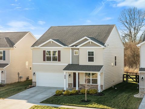 Photo of 4993 Lakeview Drive, Hamilton Township, OH 45152 (MLS # 1865320)