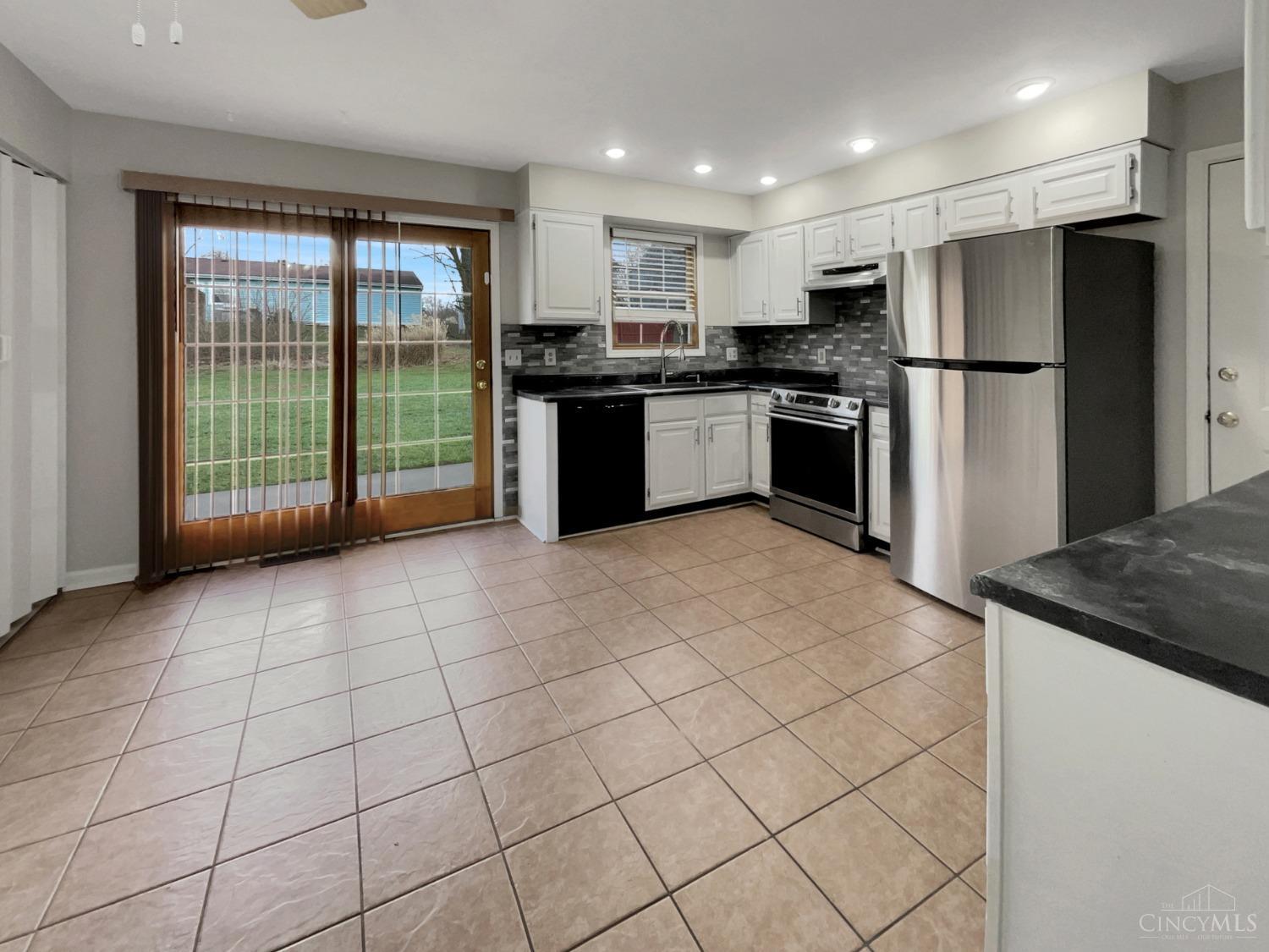 11056 Grand Avenue, Blue Ash, Ohio image 11