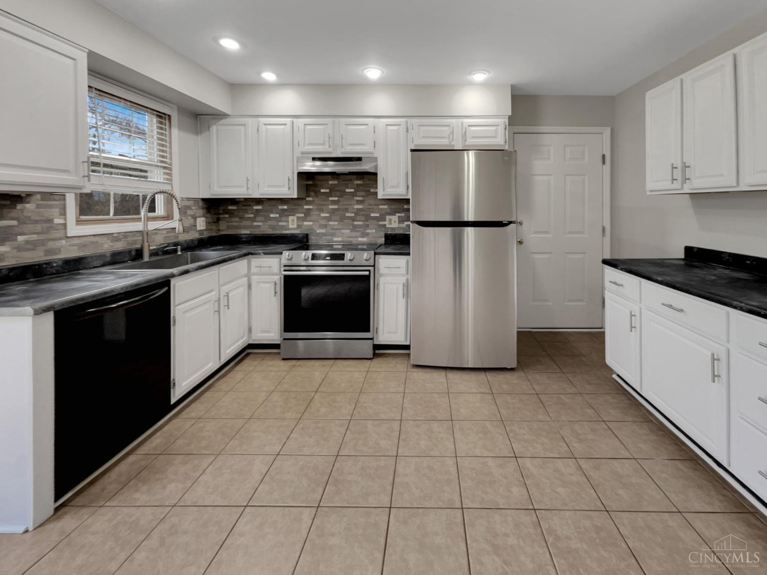 11056 Grand Avenue, Blue Ash, Ohio image 6