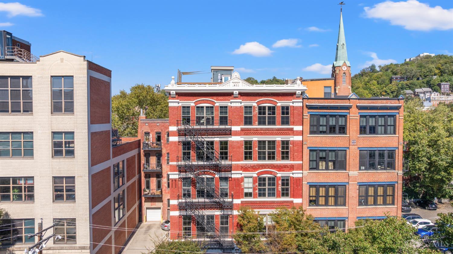 214 E Fourteenth Street 4A