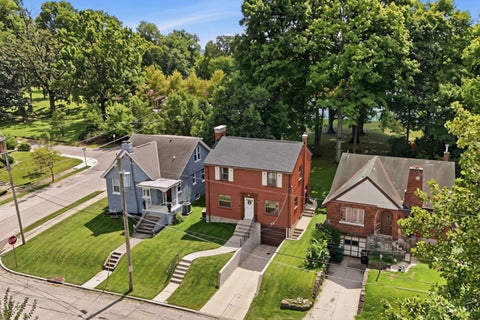 Homes For Sale - 3505 Rosecliff Drive<br/> Cincinnati, OH 45205