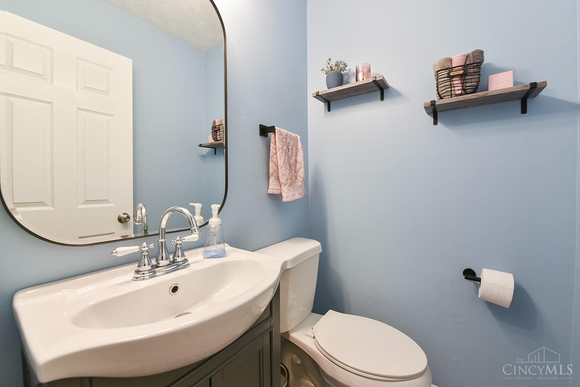 7949 Blackthorn Drive, Anderson Twp, Ohio image 22