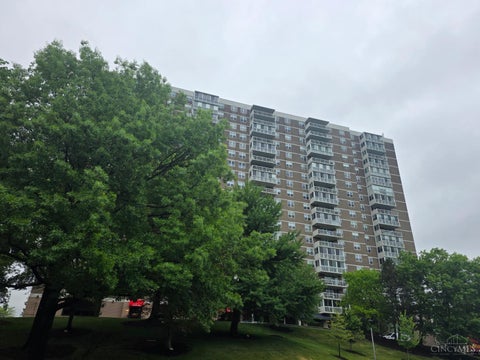 Condo For Sale - 2444 Madison Road #210B<br/> Cincinnati, OH 45208