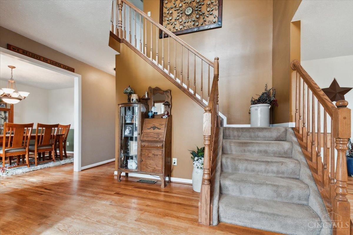 6942 Maple Crest Court, Fairfield Twp, Ohio image 7