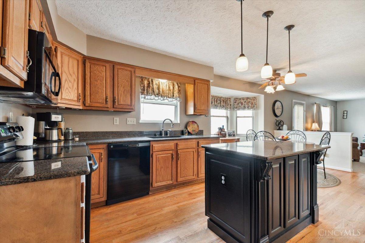 6942 Maple Crest Court, Fairfield Twp, Ohio image 10