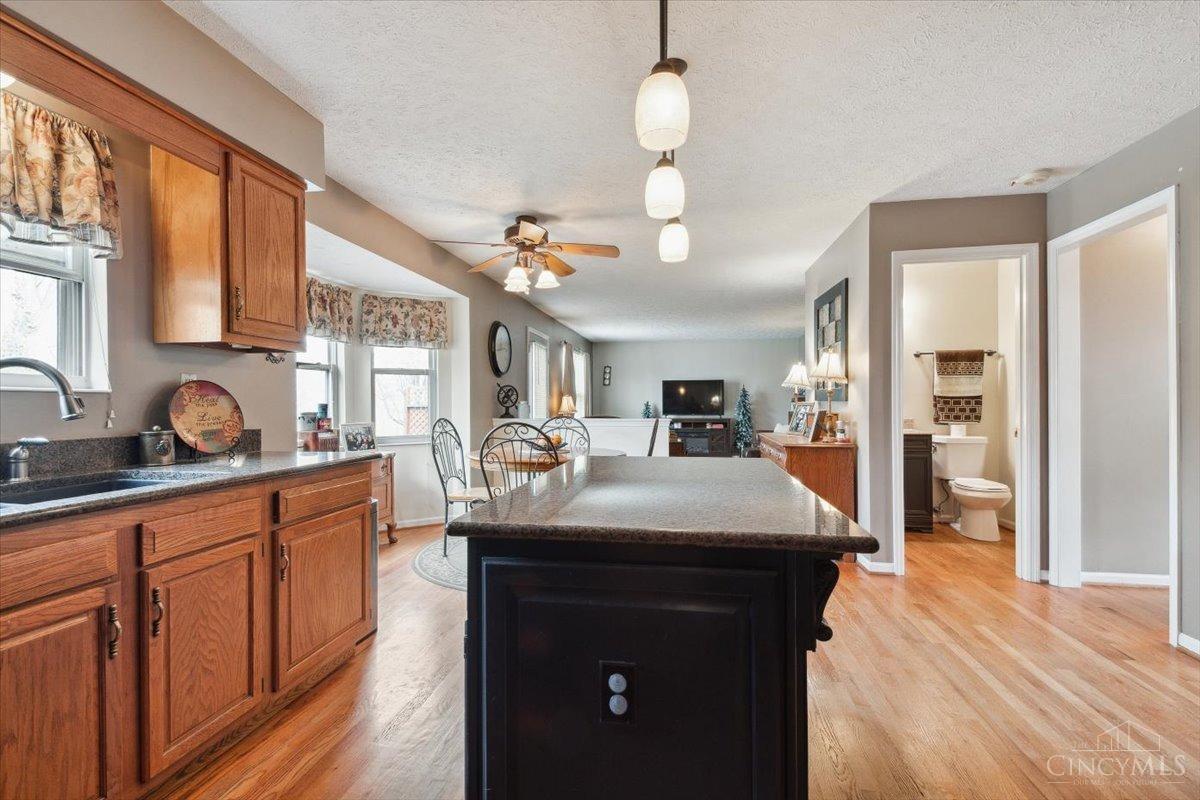6942 Maple Crest Court, Fairfield Twp, Ohio image 11
