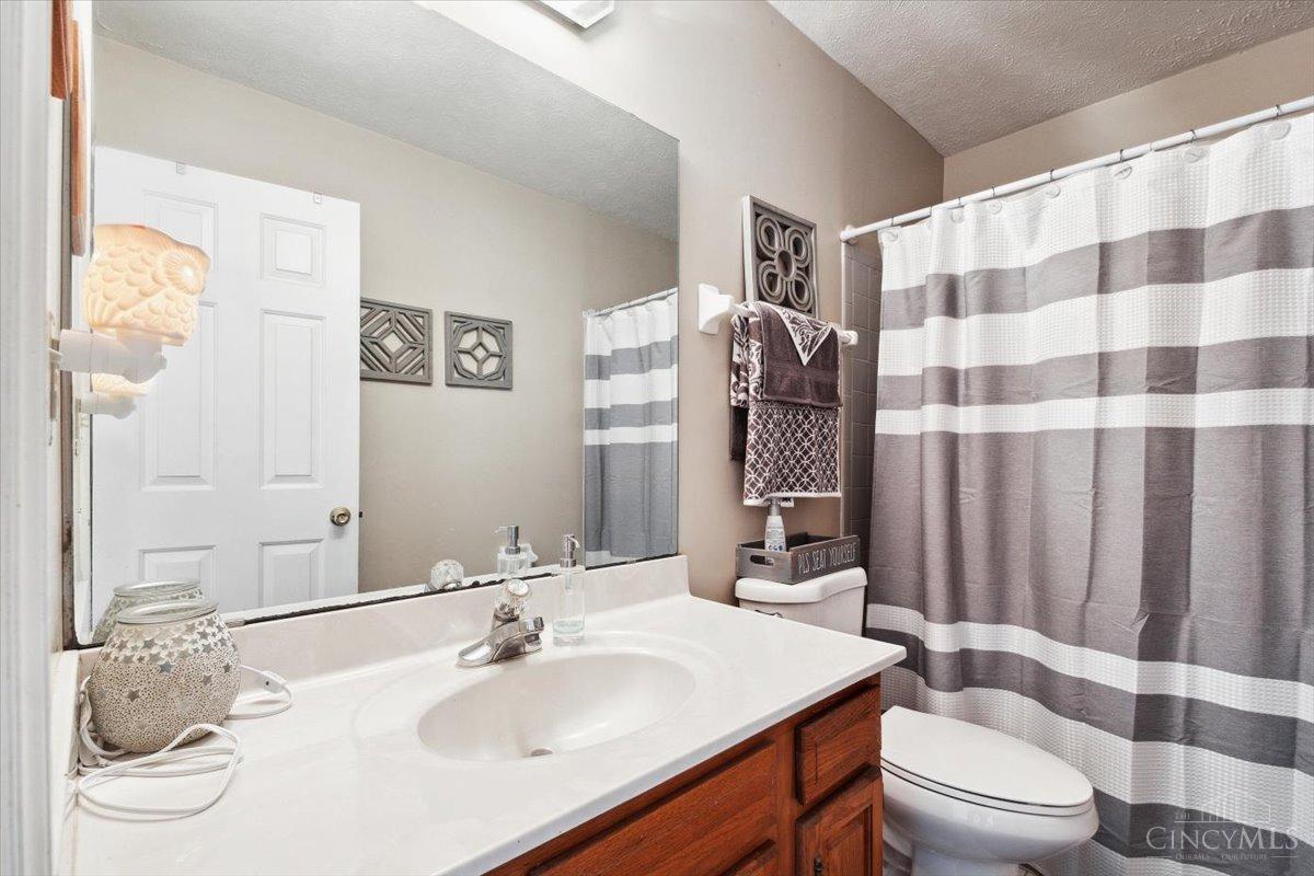 6942 Maple Crest Court, Fairfield Twp, Ohio image 31