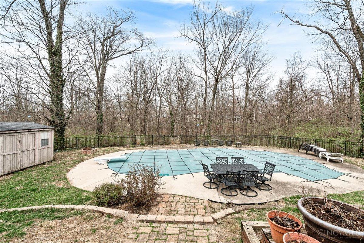 6942 Maple Crest Court, Fairfield Twp, Ohio image 41
