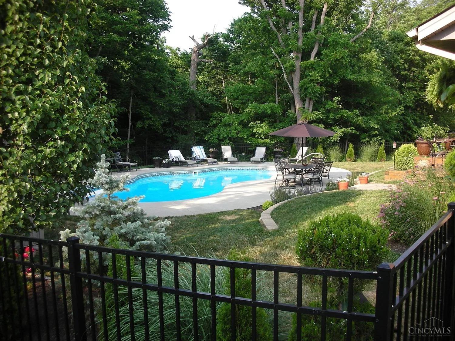 6942 Maple Crest Court, Fairfield Twp, Ohio image 35