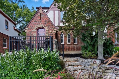 Photo of 3114 Parkview Avenue, Cincinnati, OH 45213 (MLS # 1858143)