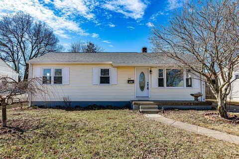 Photo of 1625 Biscayne Dr, Hamilton, OH 45013 (MLS # 1869629)
