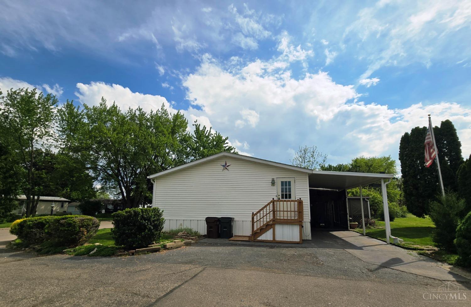 2052 Greenfield Dr, Middletown, Ohio image 2
