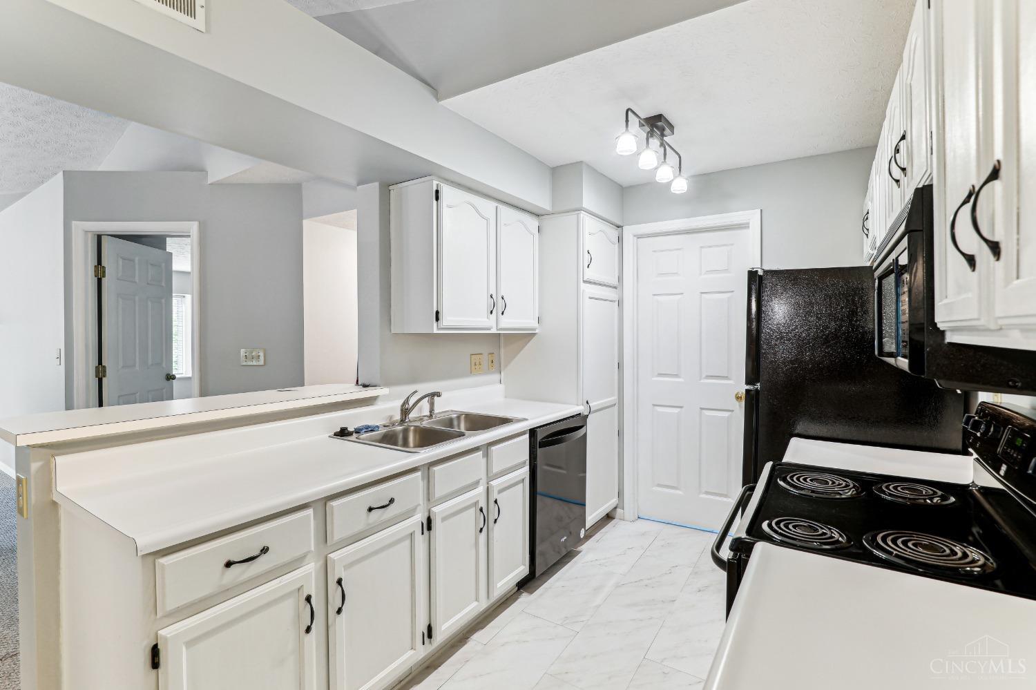 9850 Regatta Drive #301, Colerain Twp, Ohio image 10
