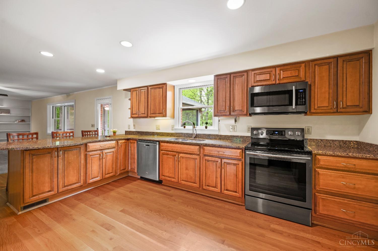 6915 Stonington Road, Anderson Twp, Ohio image 15