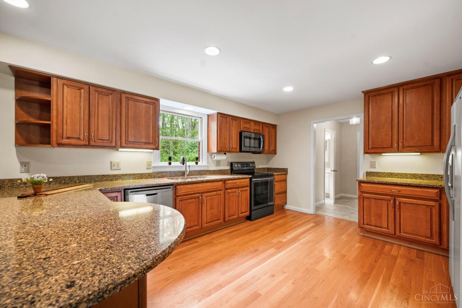 6915 Stonington Road, Anderson Twp, Ohio image 18