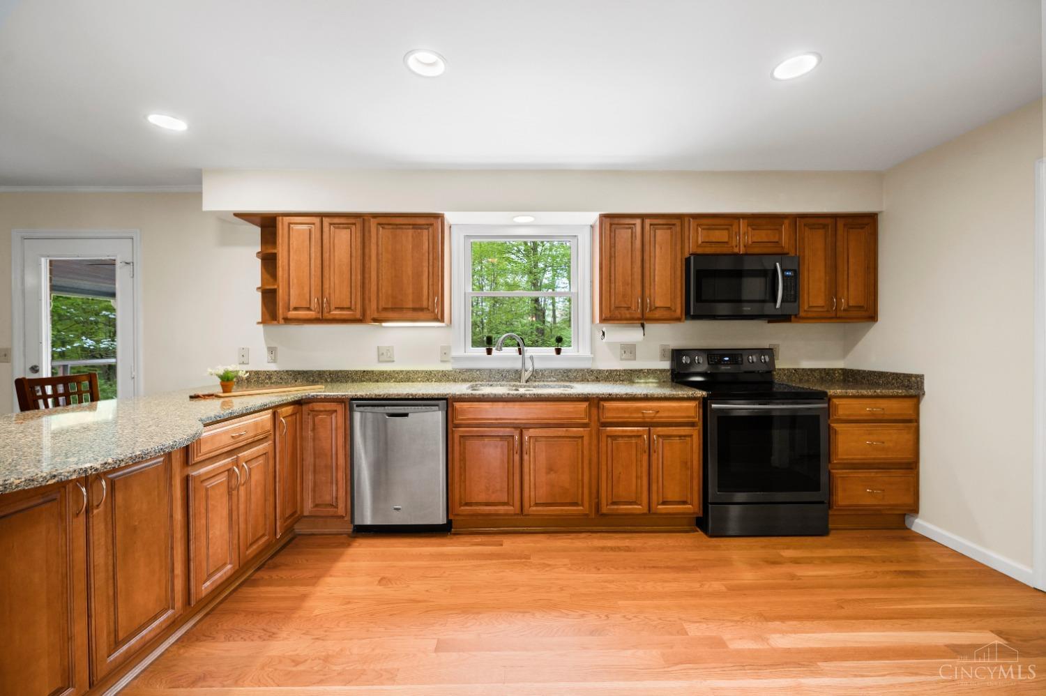 6915 Stonington Road, Anderson Twp, Ohio image 16