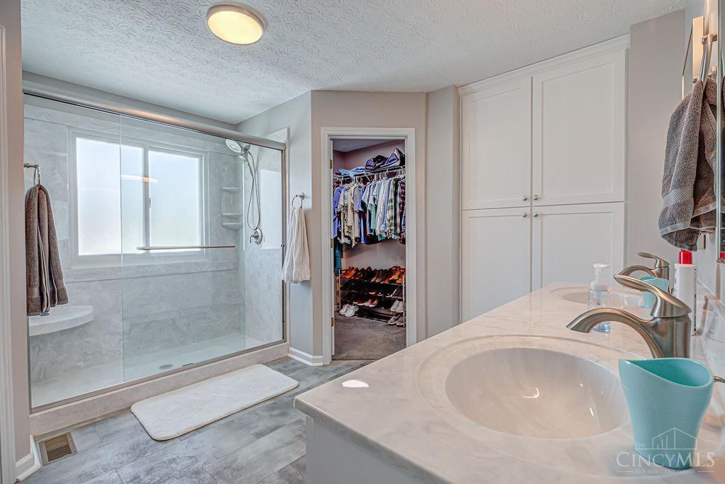 525 Rachel Drive, Hamilton, Ohio image 21
