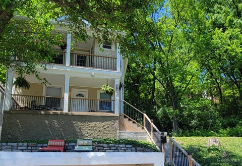 Homes For Sale - 2863 Marshall Avenue<br/> Cincinnati, OH 45225