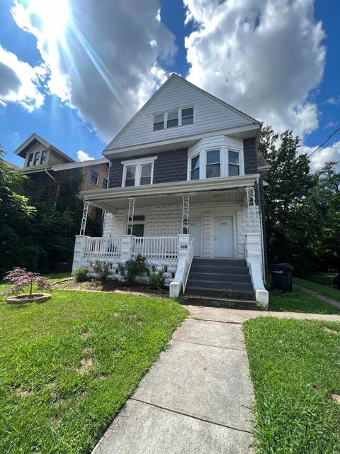 Photo of 1853 Clarion Avenue, Cincinnati, OH 45207 (MLS # 1866713)