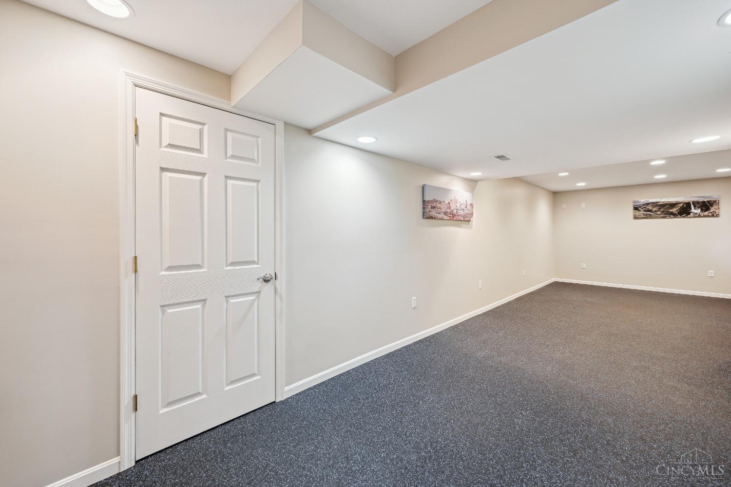 6918 Raceway Court, Mason, Ohio image 32
