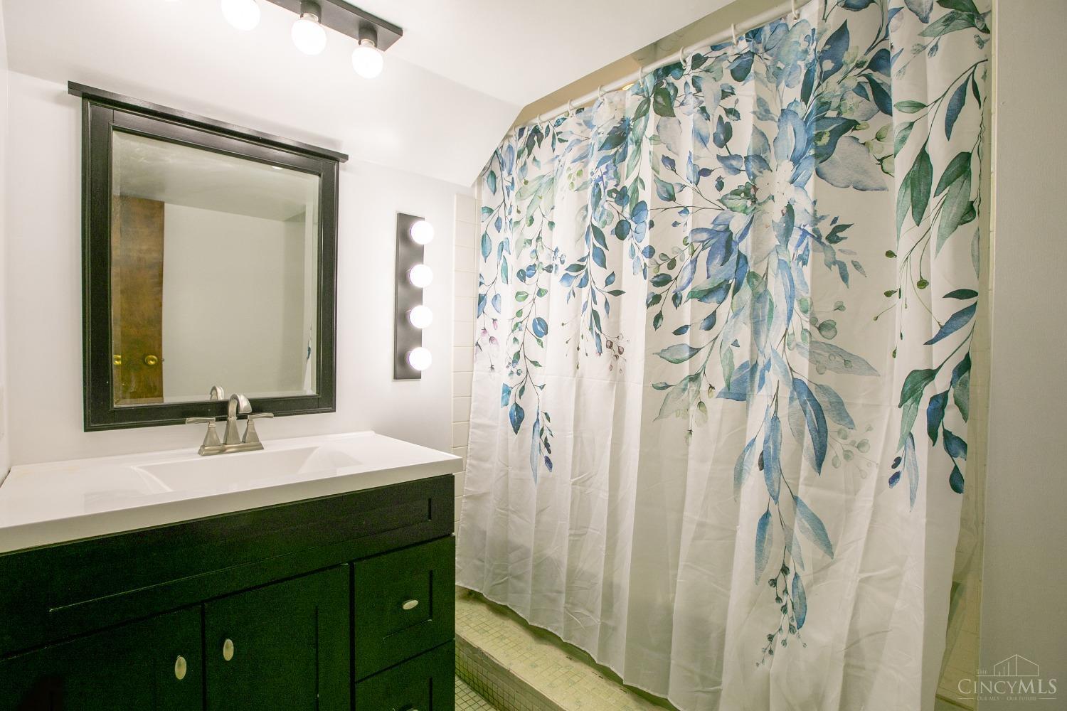 7904 Hummingbird Lane, West Chester, Ohio image 38
