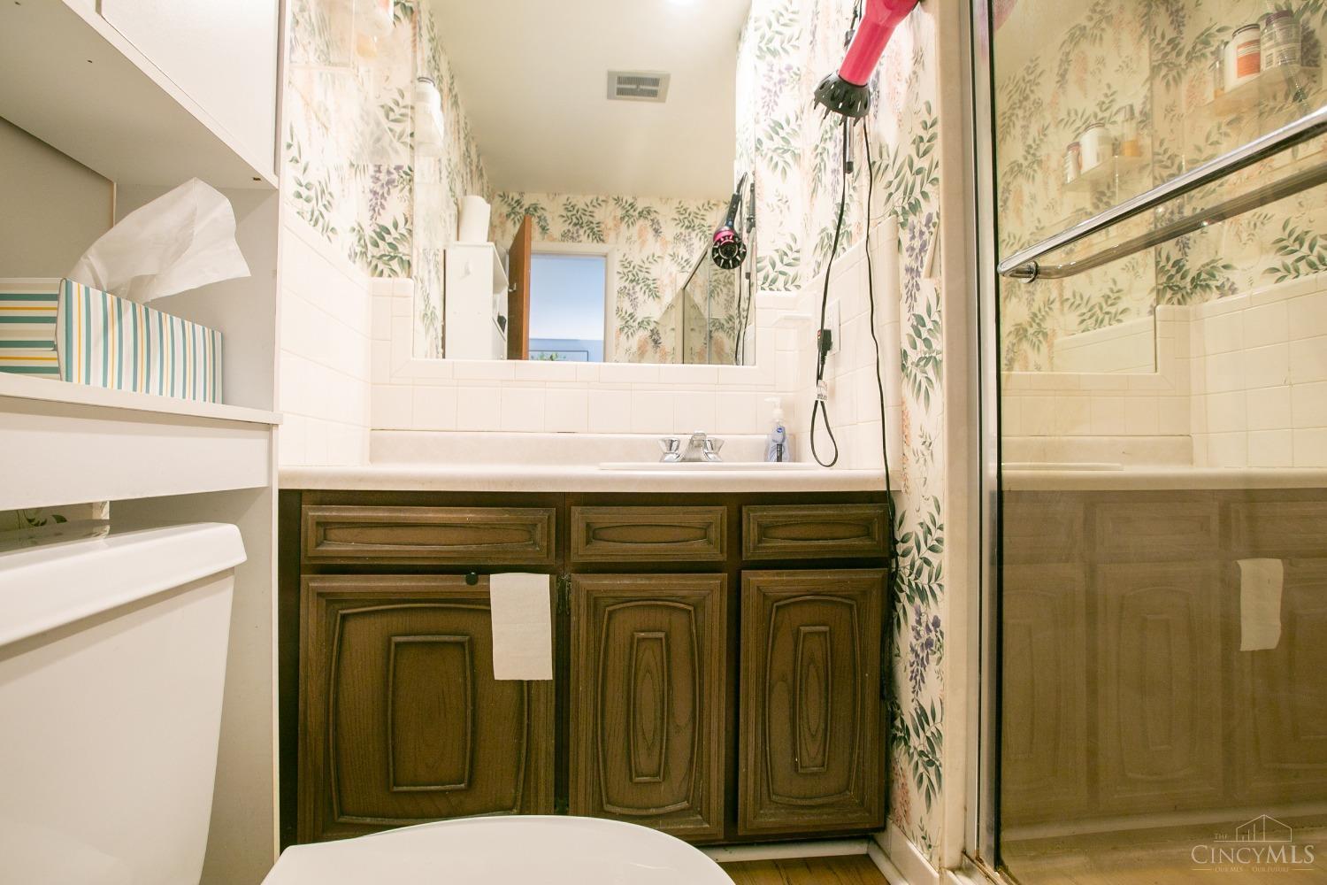 7904 Hummingbird Lane, West Chester, Ohio image 32