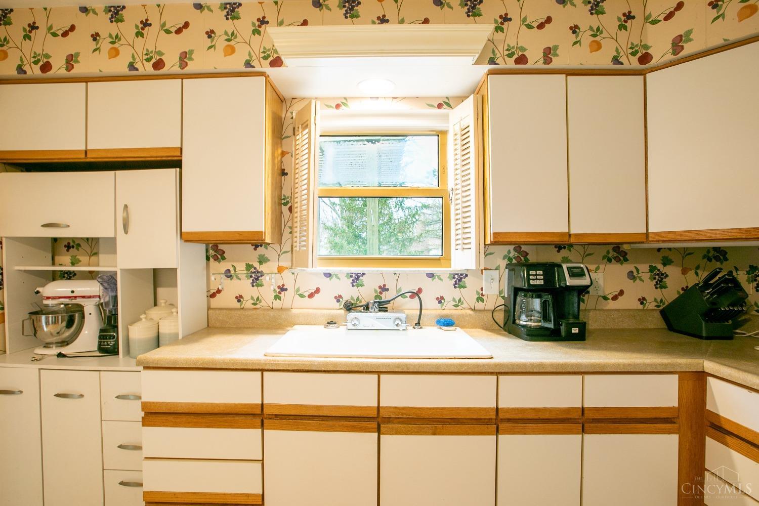 7904 Hummingbird Lane, West Chester, Ohio image 20
