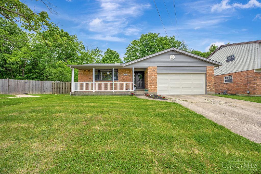 2967 Montezuma Drive, Colerain Twp, Ohio image 2